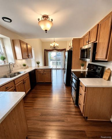 42292 Bayberry, Clinton Charter Township, MI 48038