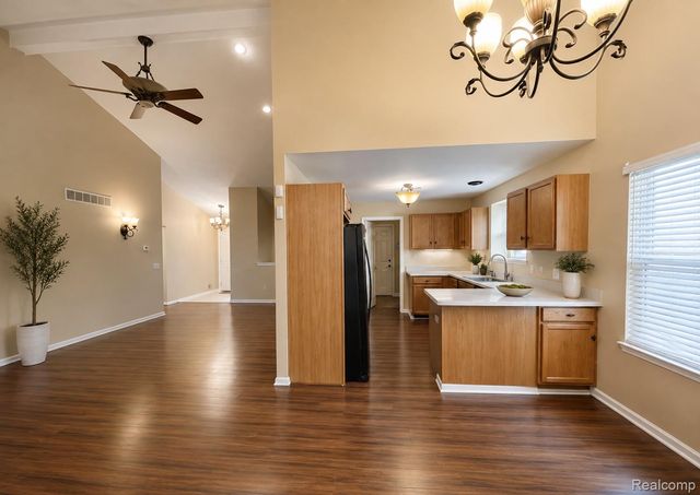 42292 Bayberry, Clinton Charter Township, MI 48038