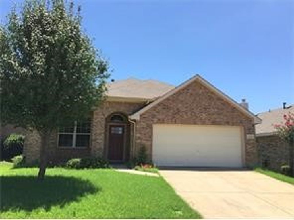 1716 Kittyhawk Drive, Little Elm, TX 75068