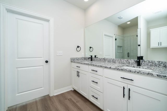 1427 Page Valley Cir, Longview, TX 75601