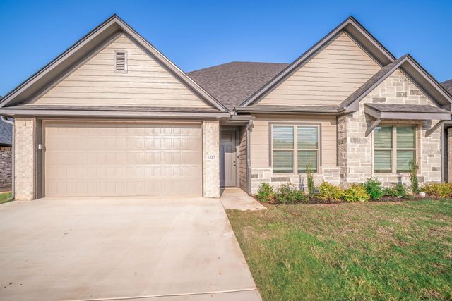 1427 Page Valley Cir, Longview, TX 75601