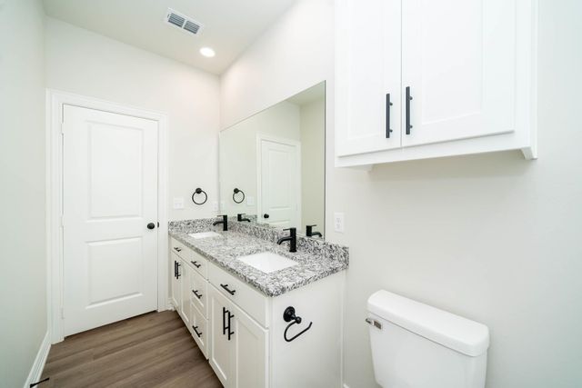 1427 Page Valley Cir, Longview, TX 75601