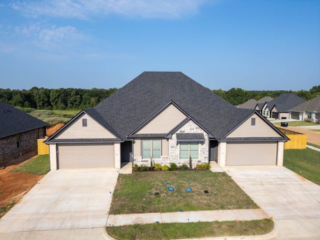 1427 Page Valley Cir, Longview, TX 75601
