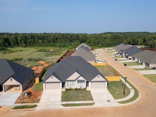 1427 Page Valley Cir, Longview, TX 75601