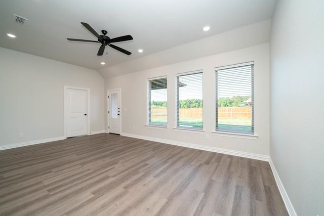 1427 Page Valley Cir, Longview, TX 75601