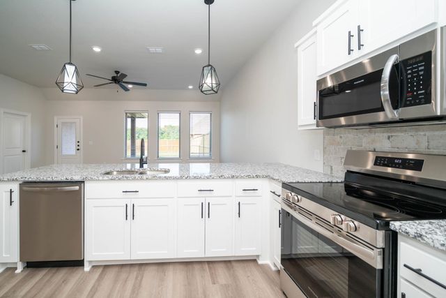 1427 Page Valley Cir, Longview, TX 75601