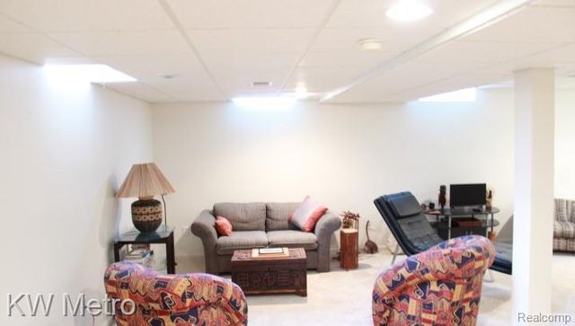 10 Canfield Circle 5, Dearborn Heights, MI 48127