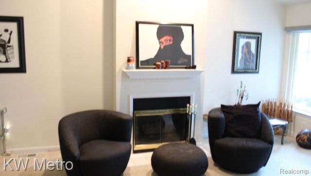 10 Canfield Circle 5, Dearborn Heights, MI 48127