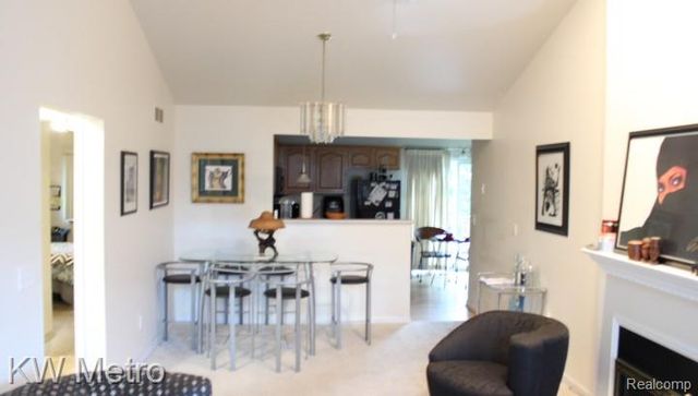 10 Canfield Circle 5, Dearborn Heights, MI 48127