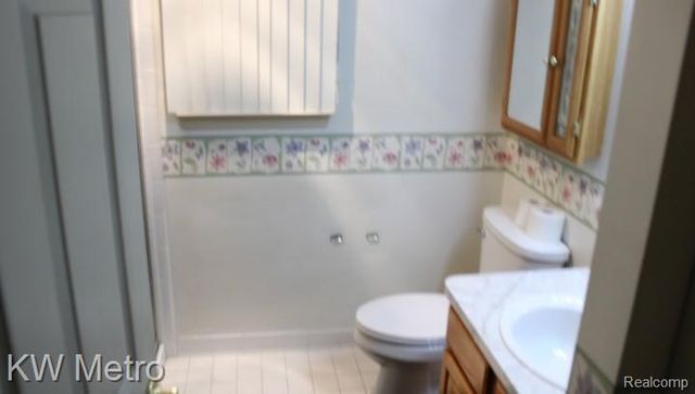 10 Canfield Circle 5, Dearborn Heights, MI 48127
