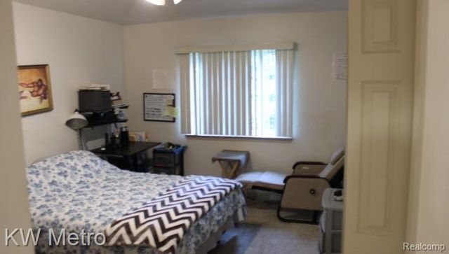 10 Canfield Circle 5, Dearborn Heights, MI 48127