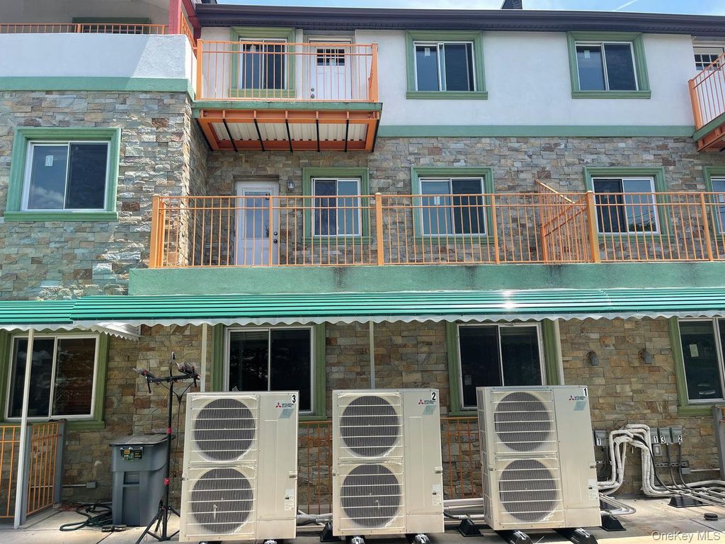 53-62 61st Street 1, Maspeth, NY 11378 — photo 3