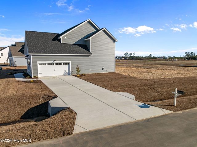 801 Tupelo Tree Drive, Hubert, NC 28539