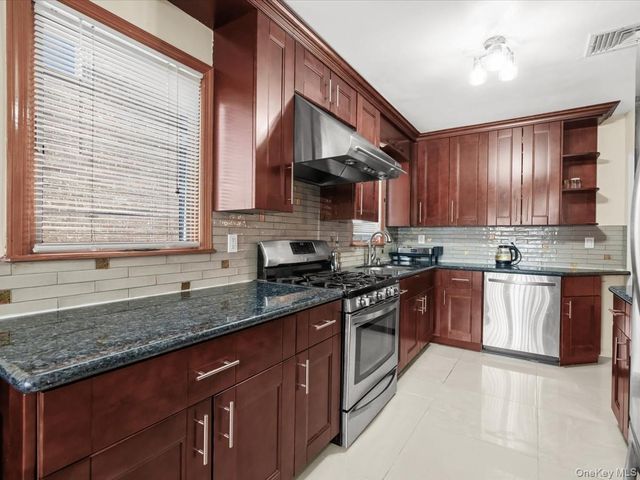 7307 185th Street, Fresh Meadows, NY 11366