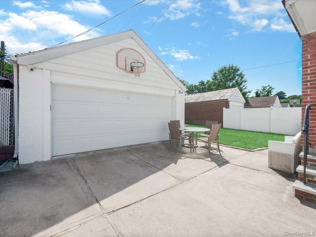 7307 185th Street, Fresh Meadows, NY 11366