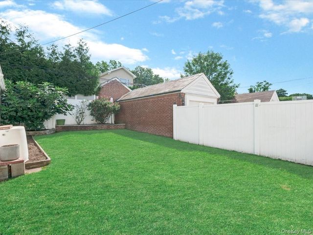 7307 185th Street, Fresh Meadows, NY 11366