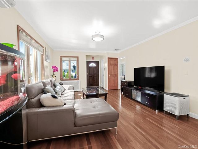 7307 185th Street, Fresh Meadows, NY 11366