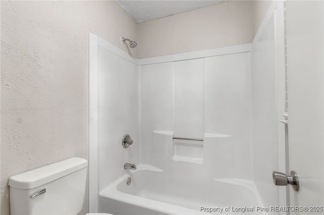 6986 Calamar Drive, Fayetteville, NC 28314