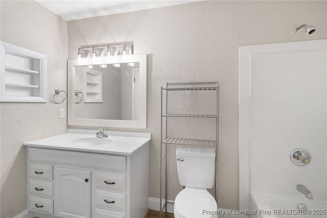 6986 Calamar Drive, Fayetteville, NC 28314