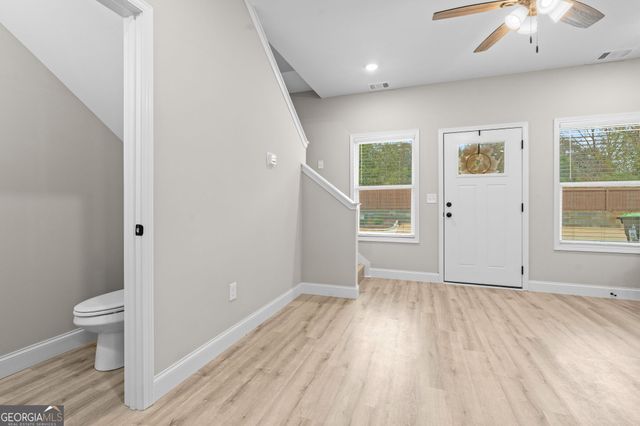 302 Beau Claire Circle, Byron, GA 31008