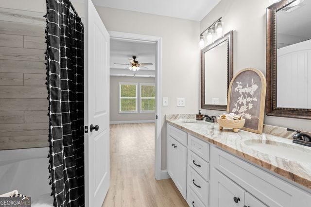 302 Beau Claire Circle, Byron, GA 31008