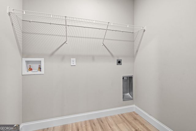 302 Beau Claire Circle, Byron, GA 31008