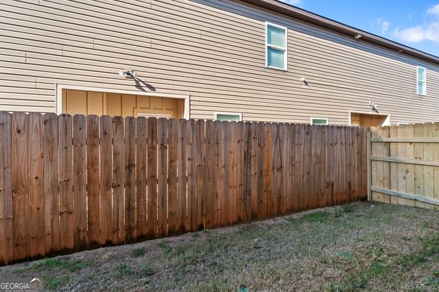 302 Beau Claire Circle, Byron, GA 31008