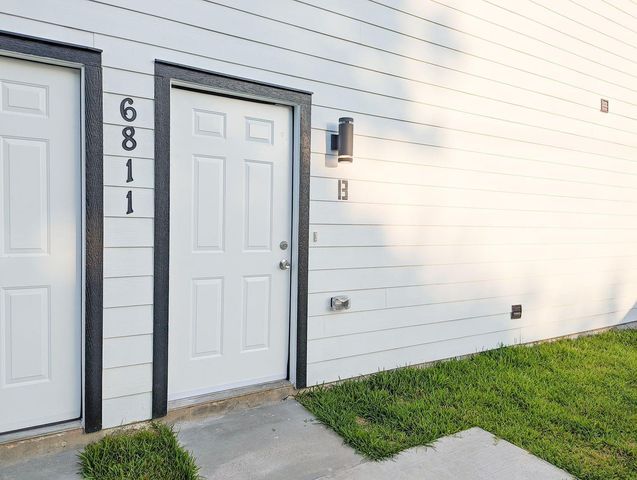 6811 Glass Street B, Houston, TX 77016