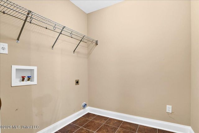 859 W Fairway Pointe Cove, Hernando, MS 38632