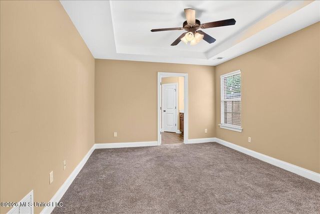 859 W Fairway Pointe Cove, Hernando, MS 38632
