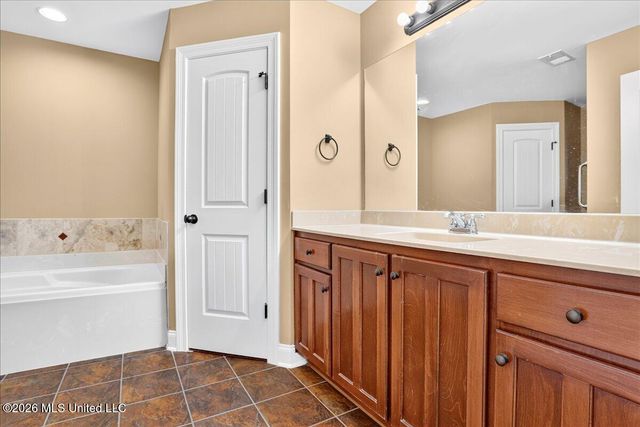 859 W Fairway Pointe Cove, Hernando, MS 38632