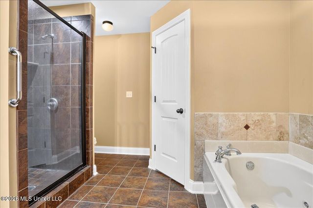 859 W Fairway Pointe Cove, Hernando, MS 38632