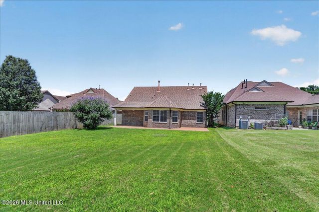 859 W Fairway Pointe Cove, Hernando, MS 38632