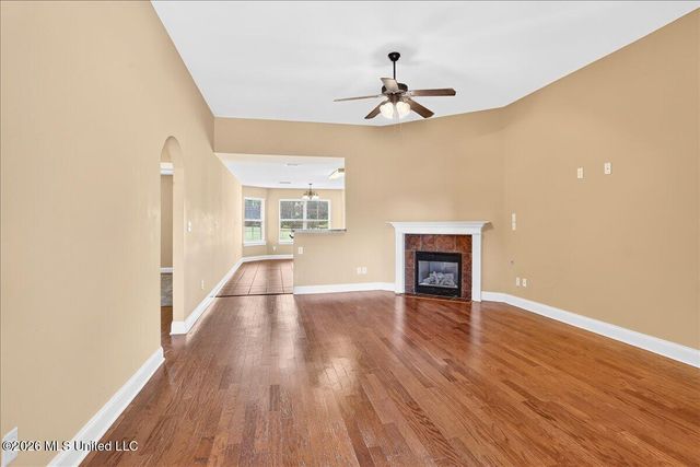 859 W Fairway Pointe Cove, Hernando, MS 38632