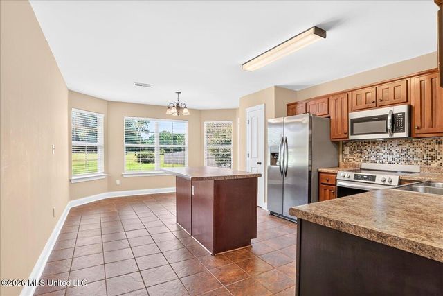 859 W Fairway Pointe Cove, Hernando, MS 38632
