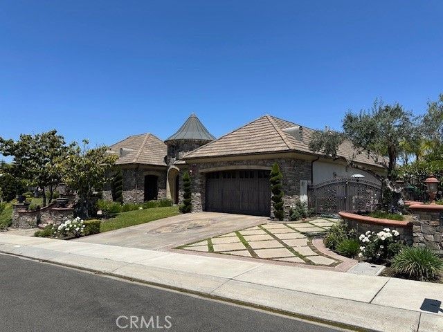 25351 MUSTANG Drive, Laguna Hills, CA 92653