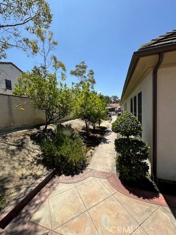 25351 MUSTANG Drive, Laguna Hills, CA 92653