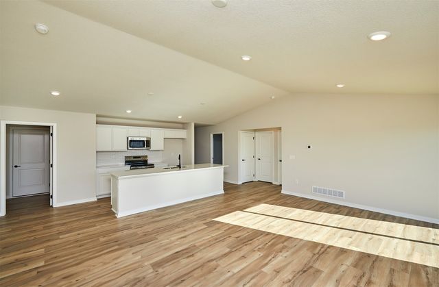 9922 Watermeadow Circle, Johnston, IA 50131