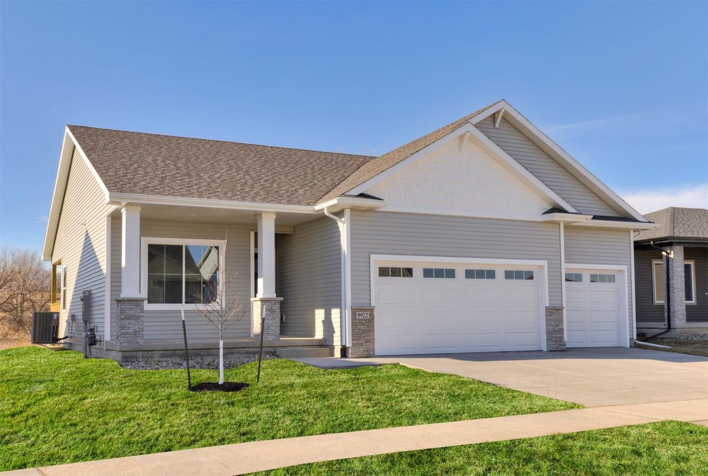 9922 Watermeadow Circle, Johnston, IA 50131