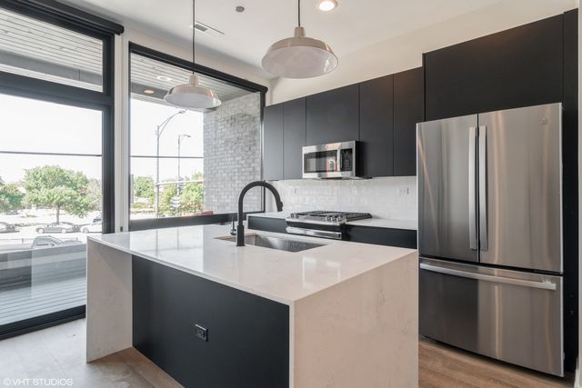 1775 N Clybourn Avenue 202, Chicago, IL 60614