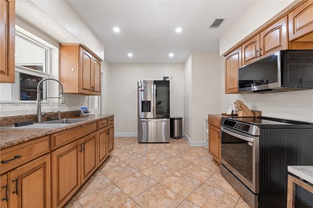 16110 NW 28th Pl, Miami Gardens, FL 33054