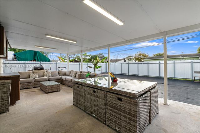 16110 NW 28th Pl, Miami Gardens, FL 33054