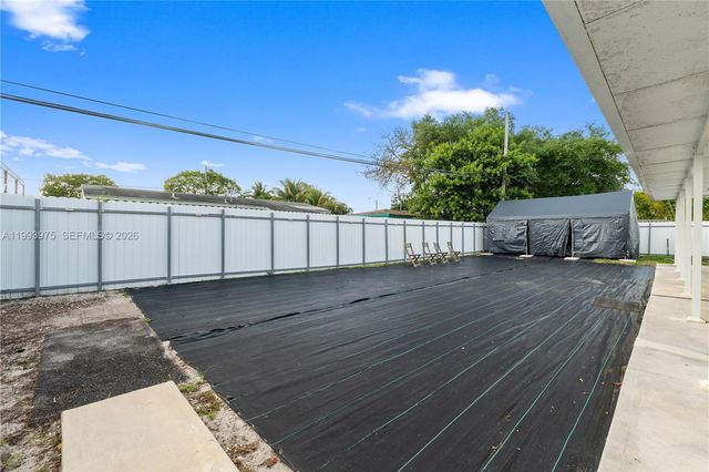 16110 NW 28th Pl, Miami Gardens, FL 33054