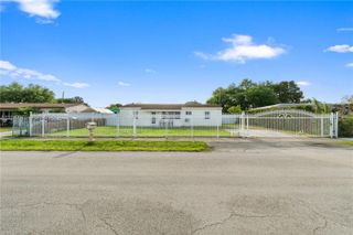 16110 NW 28th Pl, Miami Gardens, FL 33054