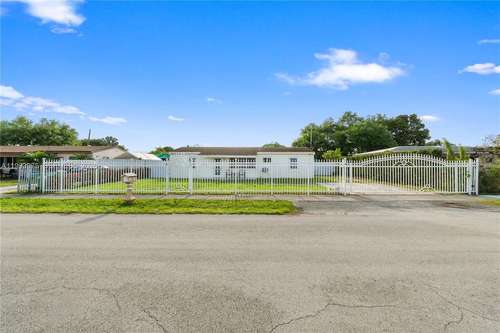 16110 NW 28th Pl, Miami Gardens, FL 33054