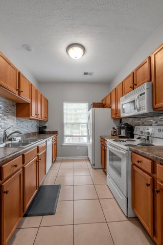 3855 Lochdale Terrace 1107, Lexington, KY 40514