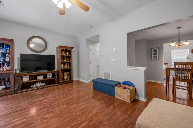 3855 Lochdale Terrace 1107, Lexington, KY 40514