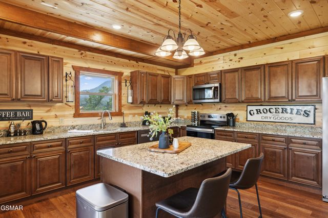 782 Bethlehem Way, Sevierville, TN 37876