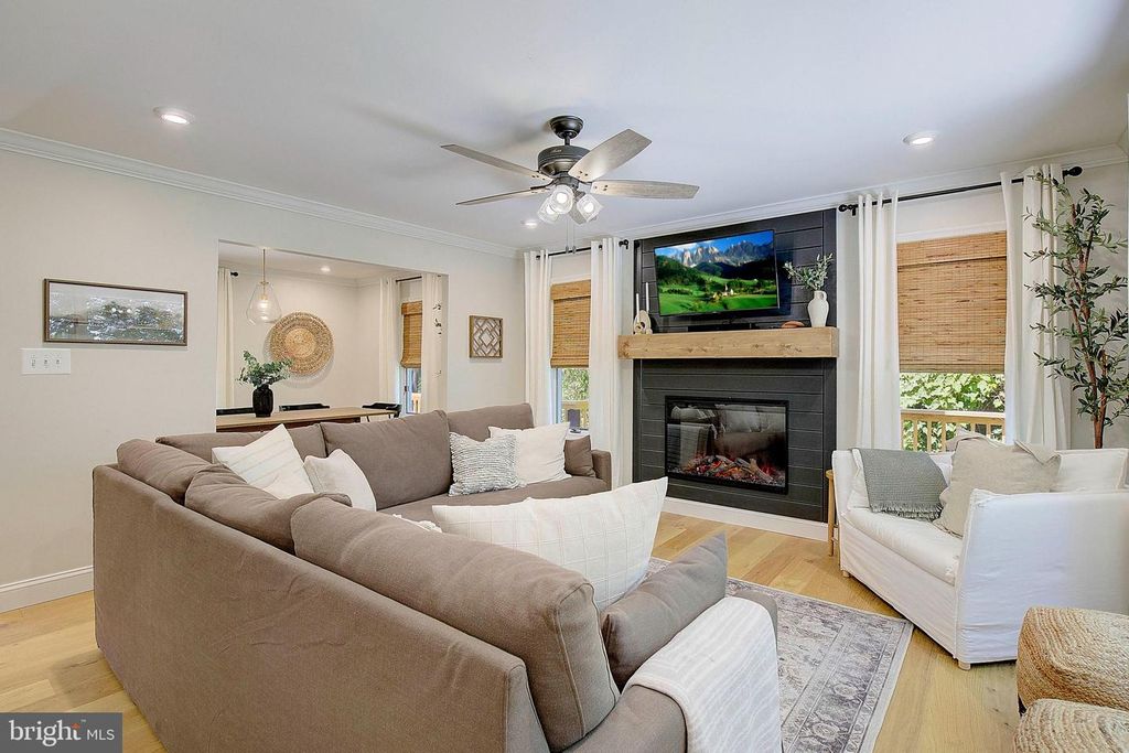 Image 16 of property listing at 431 SEAGULL LN, Lusby, MD 20657