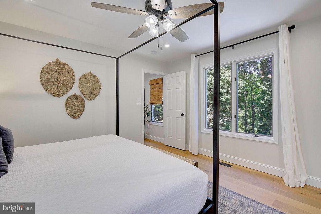 Image 25 of property listing at 431 SEAGULL LN, Lusby, MD 20657